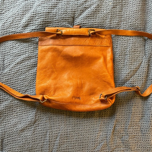 Daluth Trading Company Leather Backpack and Large Purse - Picture 2 of 3